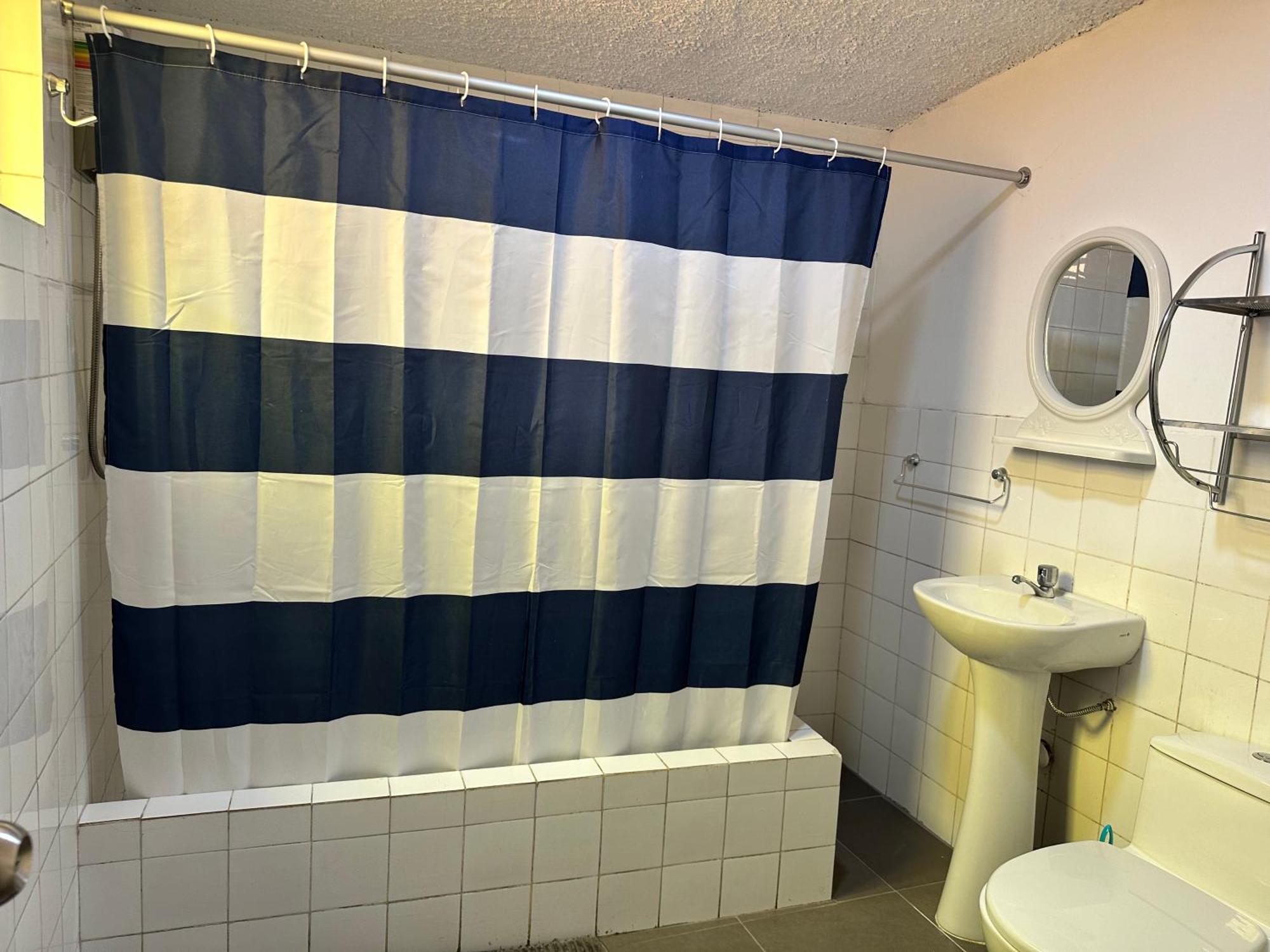 San Miguel, Depa Entero, 3 Camas, Wifi, Terraza Y Lavadora Apartamento *